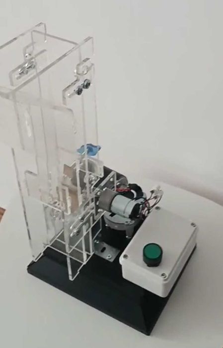 vand masina de facut tigari electrica