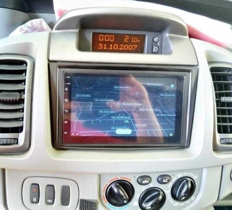 Navigatie Android Renault Trafic Opel Vivaro Waze YouTube GPS USB