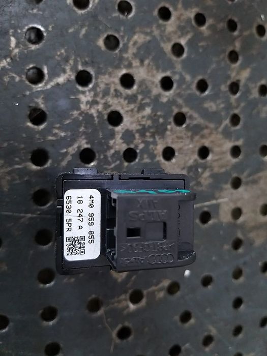 Buton geam electric dreapta fata audi a4 b9 8w 4m0959855