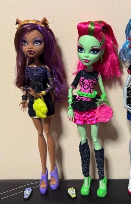 Клодин и Венера монстер хай