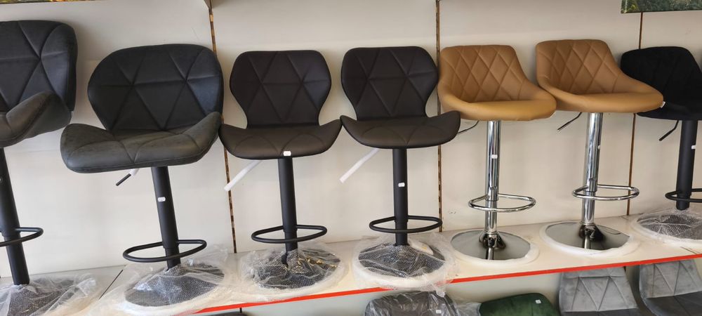 Vând scaune Bar și scaune mixte ,