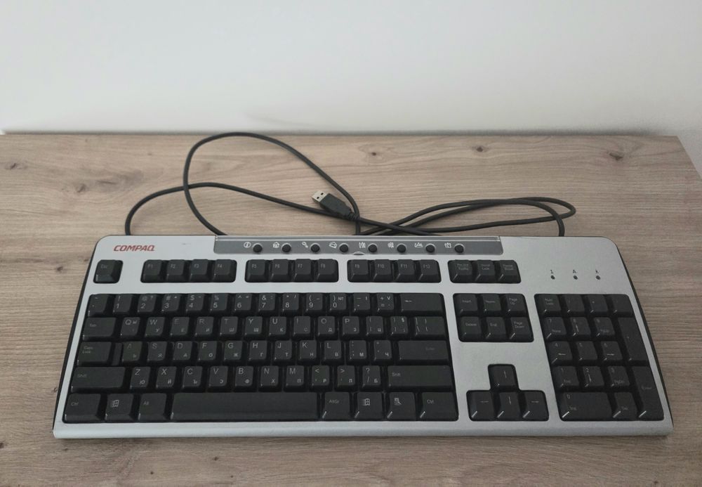 Продавам клавиатура Compaq