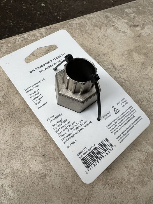 Ключ за средно движение и венец касета Lezyne EXBBT-CLRI
