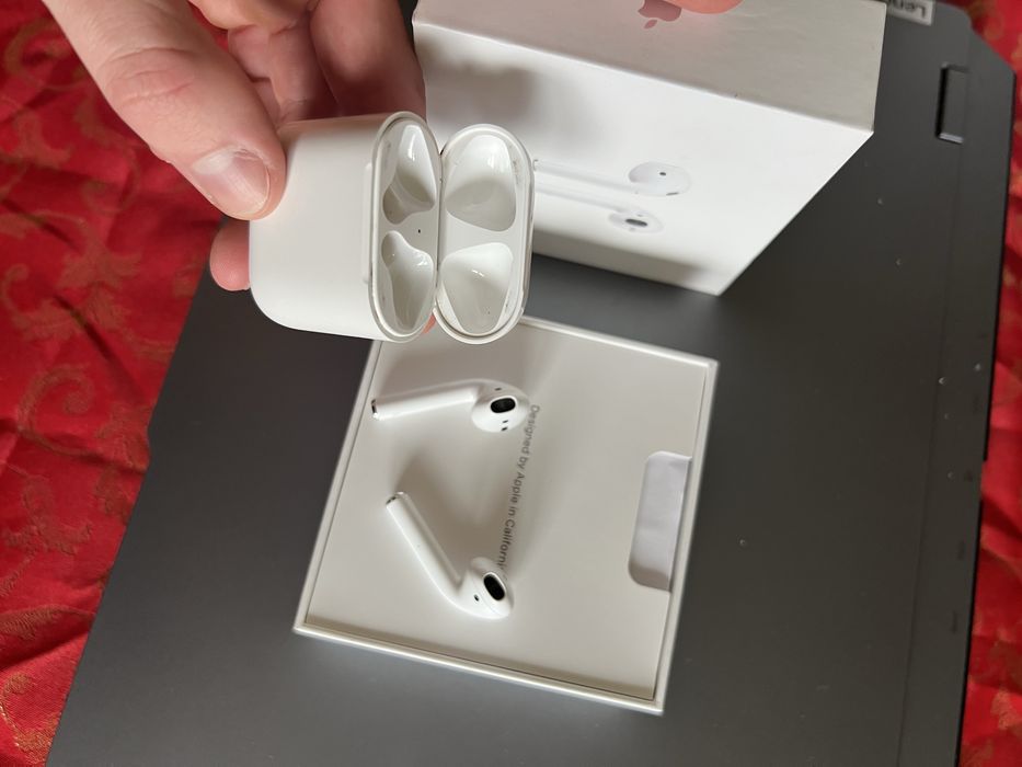 AirPods 2 Слушалки безжични