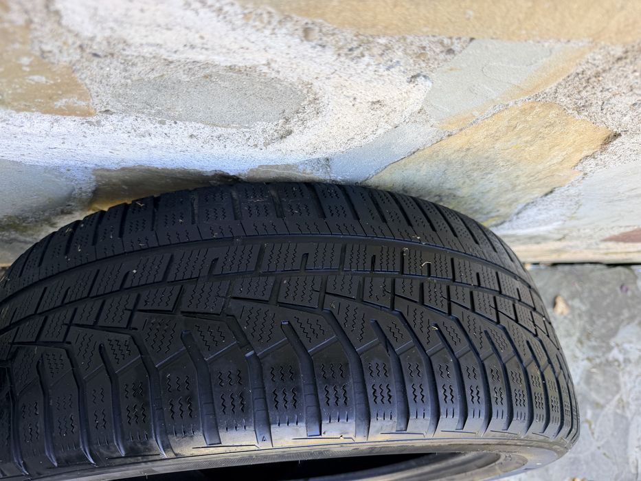 Set Anvelope iarna Hankook 225 55 19