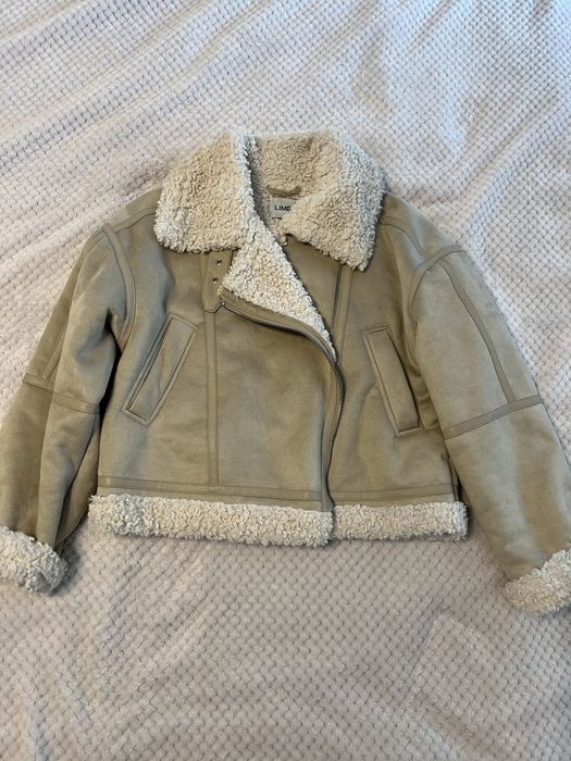 Продам женскую куртку Lime