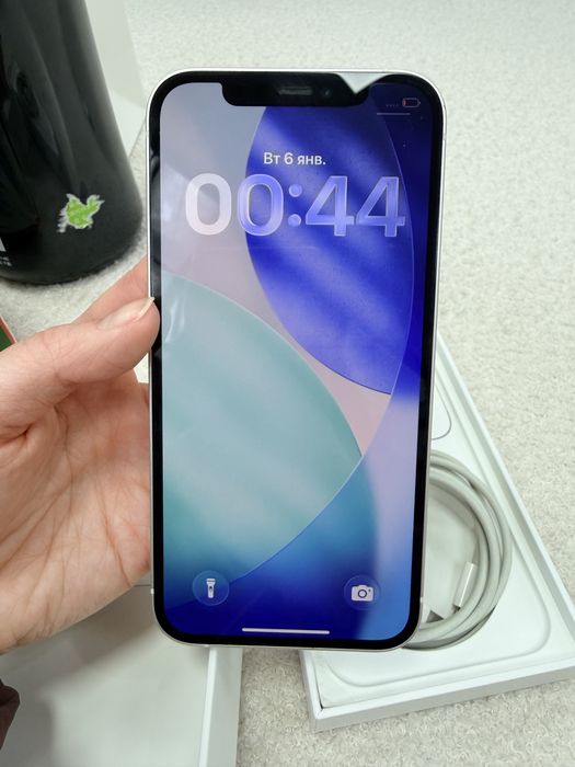 Apple Iphone 12 ,б/у