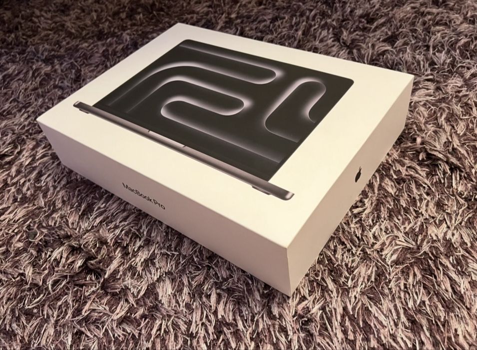 Macbook 16” M3 Pro SIGILAT ! US - Keyboard ! 512GB 18GB 18GPU // 24 m4