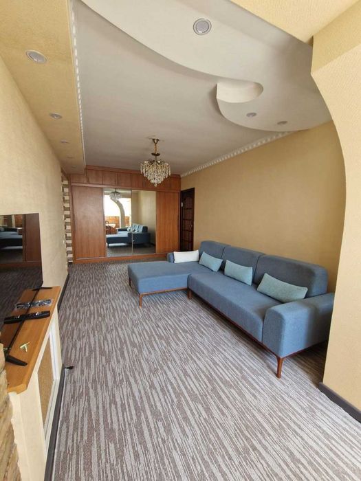 3-х комнатная квартира м. Космонавтов ID: 2806