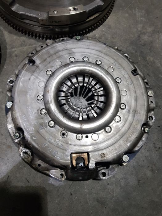 Kit ambreiaj volanta masa dubla 2.0 euro 6  2019 ford transit custom