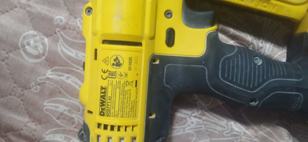 Продам шуруповерт девайт 771