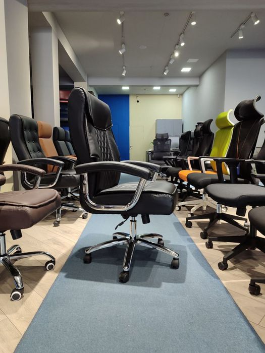 Кресло для руководителя модель Хил