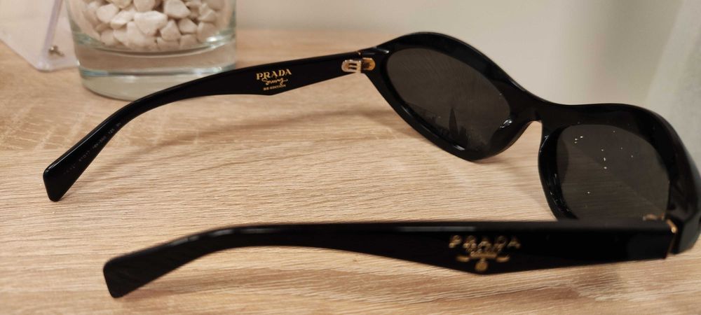 Дамски слънчеви очила PRADA.