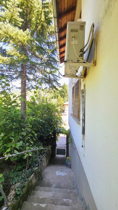 Продава се ВИЛА в село Кладница, община Перник.