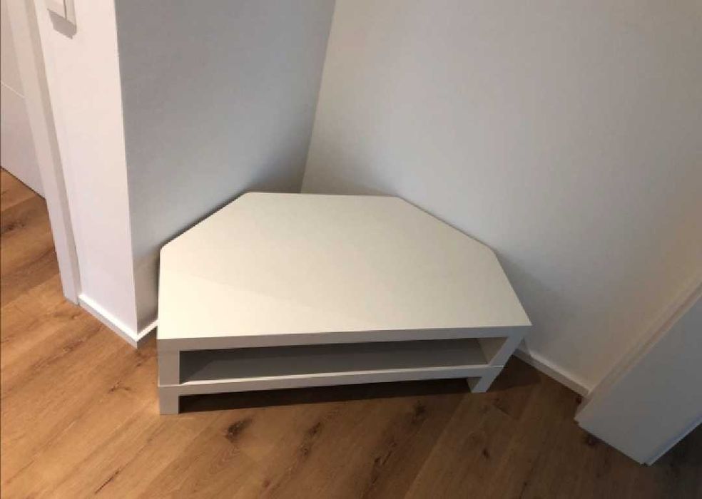 Угловая тумба под телевизор