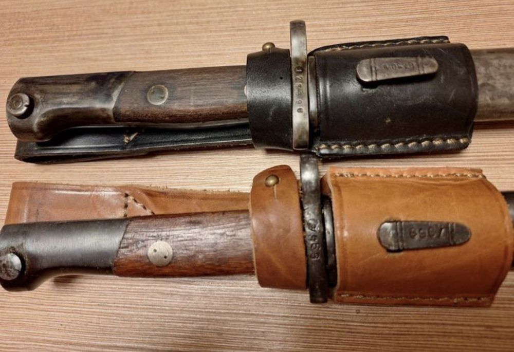 Чисто Нов комплект щикове за Сръбски Маузер с лопуси от телешки бокс