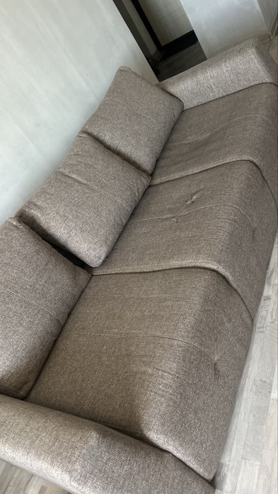 Продается диван 5000