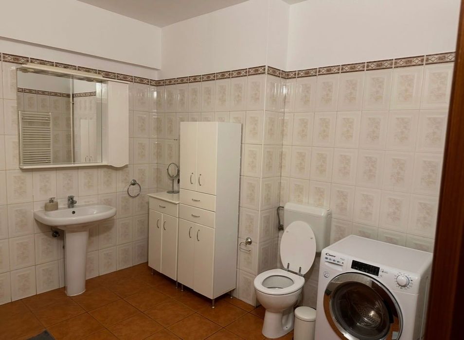 VÂNZARE URGENTĂ – mobilier și echipamente pentru casă + masă antică