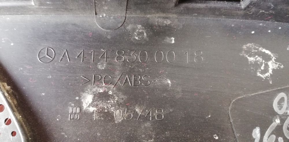 Лайстна/решетка за преден капак Mercedes Vaneo w414