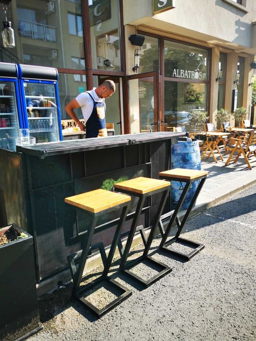 Комплект бар маса с бар столове