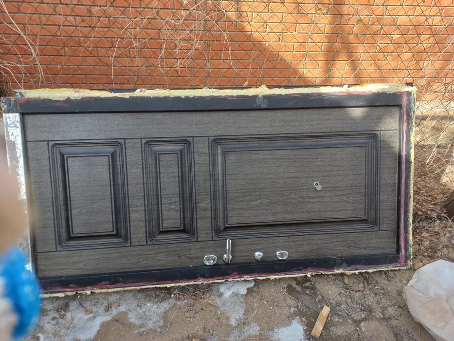 Продается входная дверь б/у