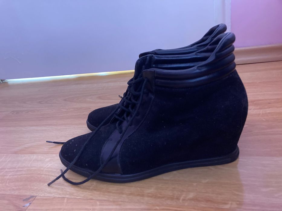 Дамски зимни обувки