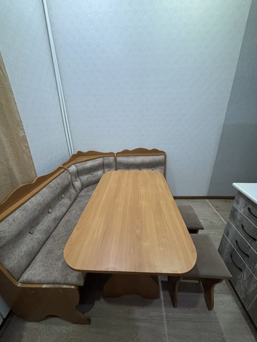 Кухонный уголок стол стулья