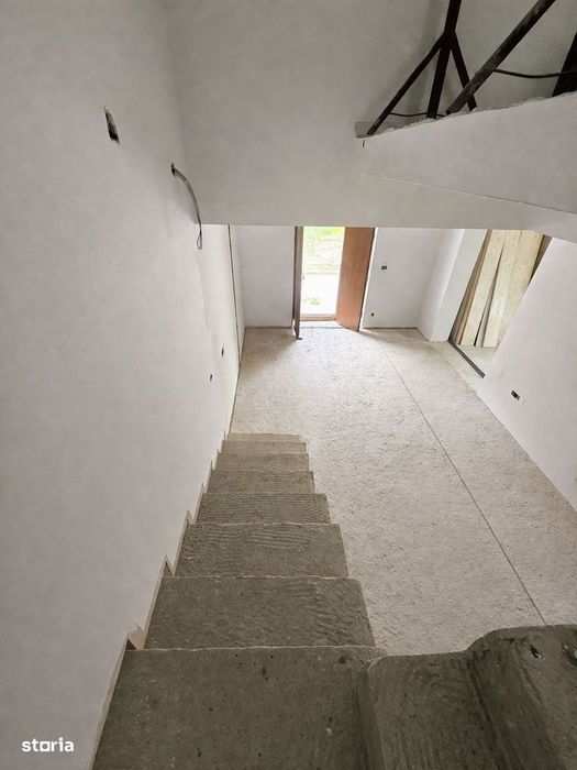 Casă mare Vișani 230 mp | 3 dormitoare + living 60 mp | teren 610 mp