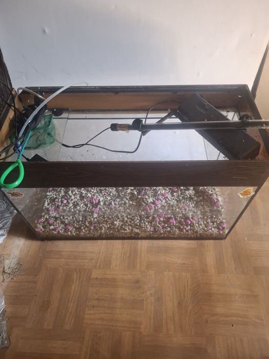 Аквариум срчно продам