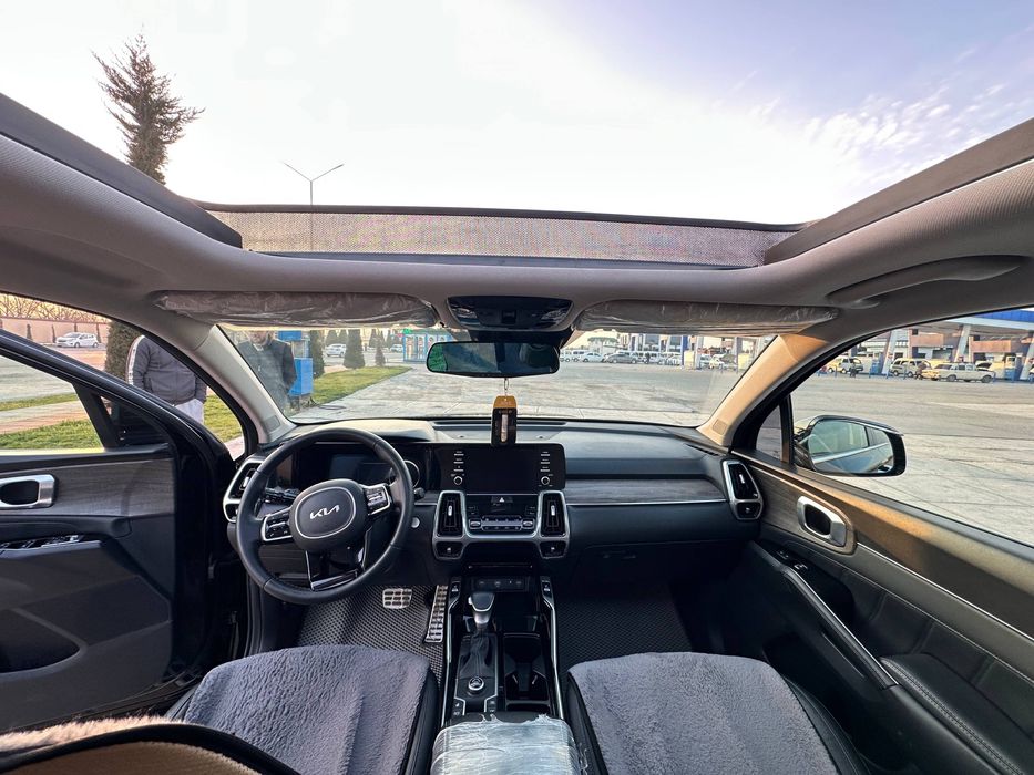 Продается kia sorento 2023 года
