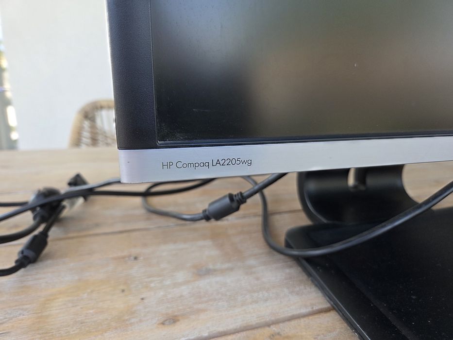 Monitor hp LA2205wg
