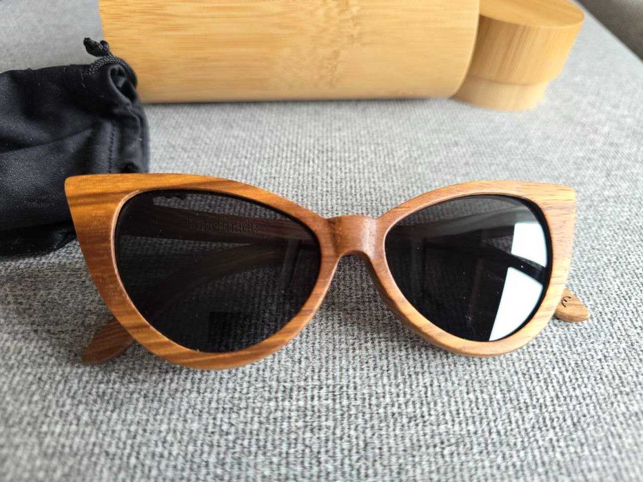 Дизайнерски дървени очила