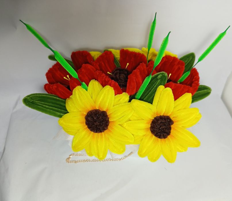 Aranajement floral din sarma plusata
