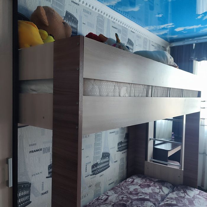 Двухъярусная кровать