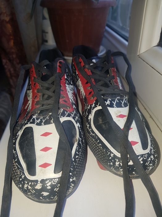 Butsa Black, Red, White