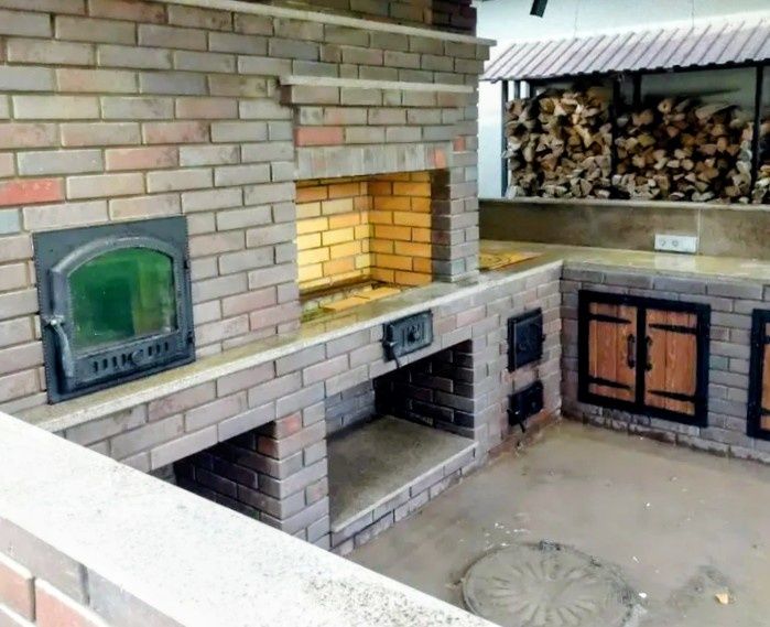 Барбекю зона из кирпича