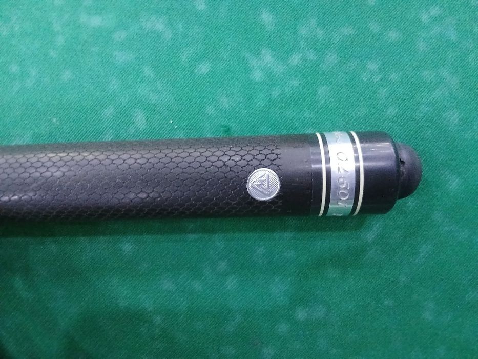 Бильярд.Кий бильярдный.