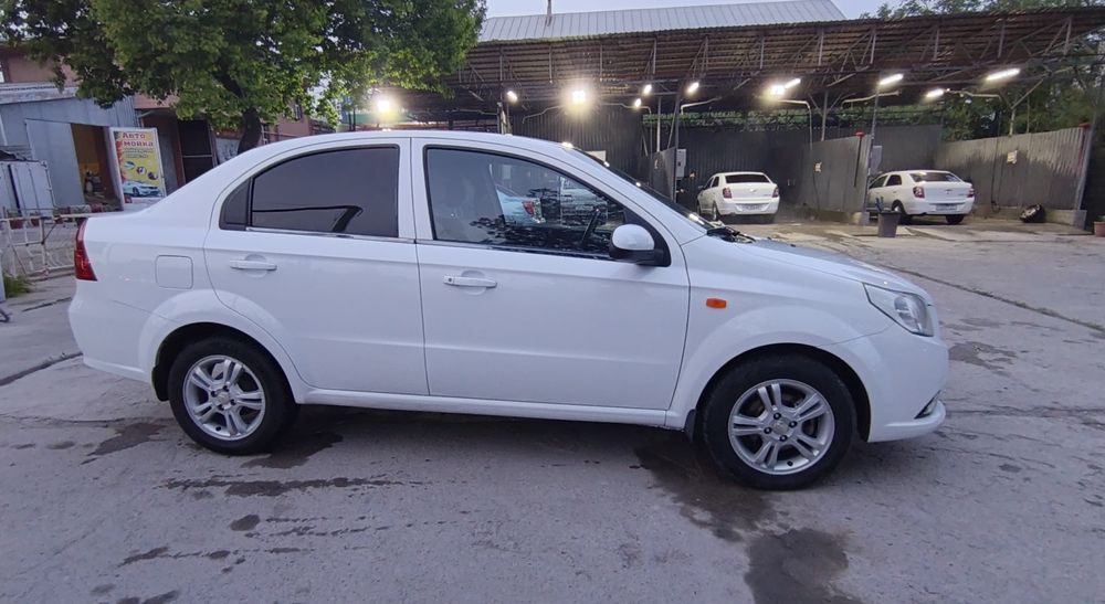 Срочно. Нексия 3 - 2018. Бежовый салон