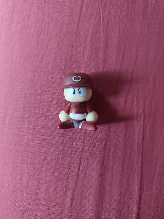 Игрушки пластиковые