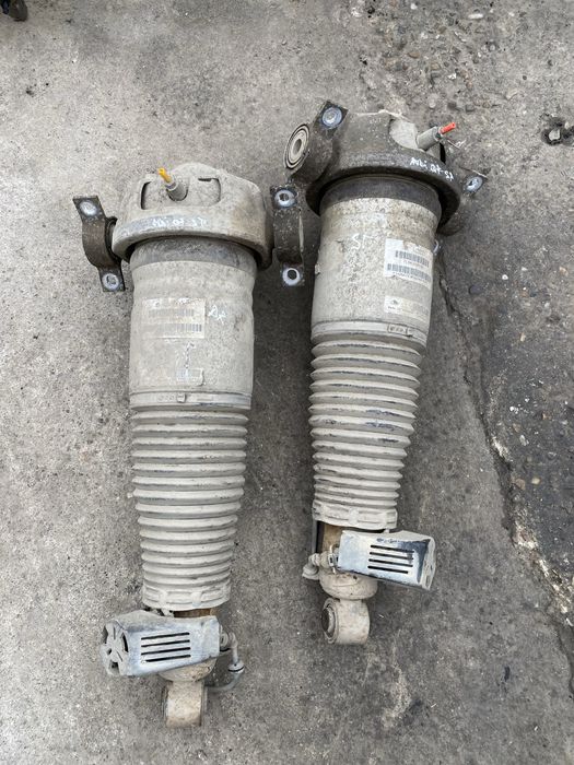 Perne Spate St/Dr Audi Q7 An 2006/2012 Pret 400 lei buc