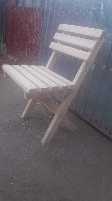 Scaune din lemn/Scaun (Taburet)