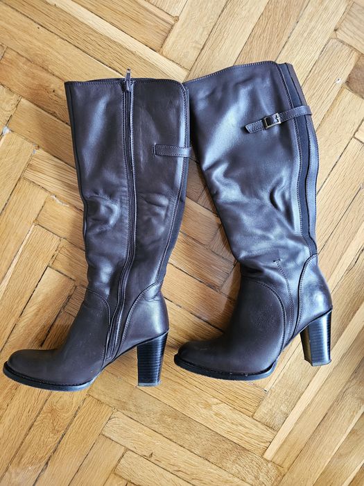 Елегантни дамски ботуши GIDO