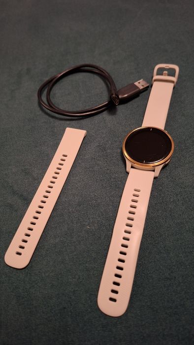 Смарт часовник Garmin Venu Rose Gold