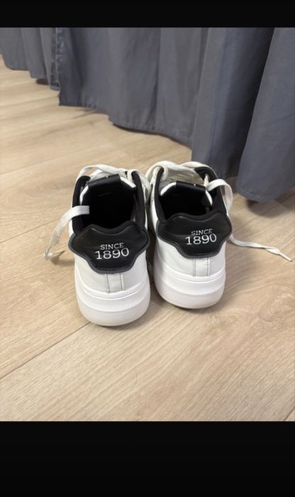 Vând pantofi polo alb,41