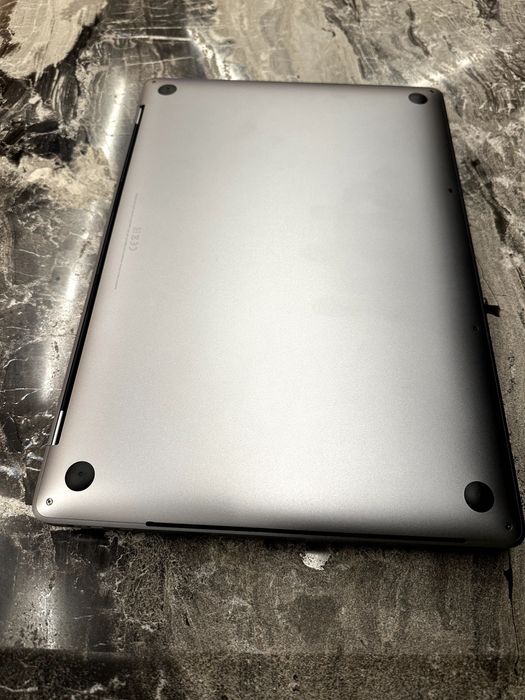 MacBook Pro 16,1 inch 2019 touchpad  Като Нов!