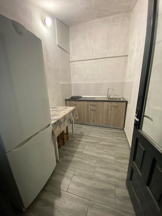 Inchiriez o camera la casa