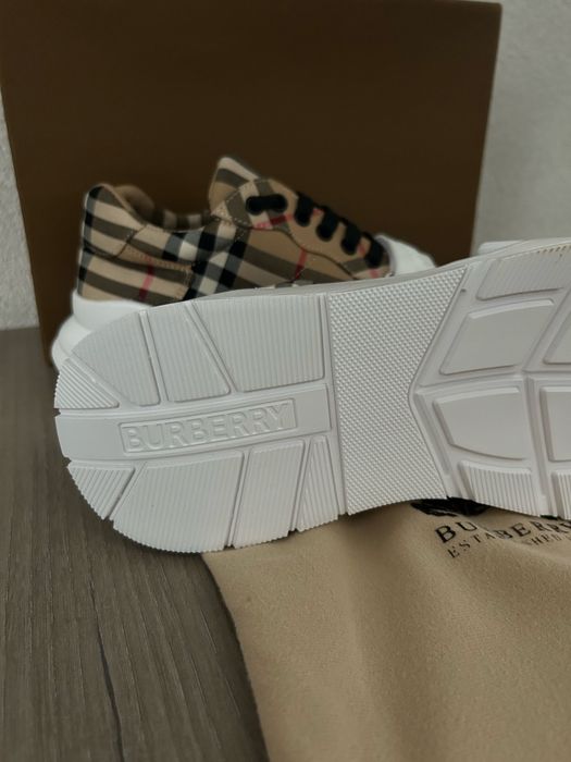 Adidasi Burberry 42 (noi)