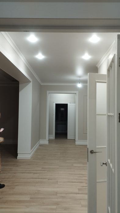 Ремонт квартир домов Евро ремонт поклейка обоев