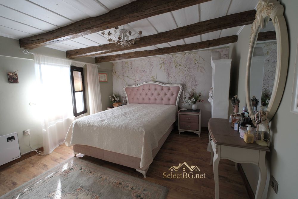 Реновирана къща в близко село до Велико Търново