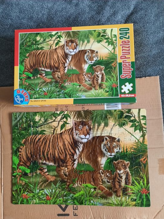 Puzzle set complet 240pcs